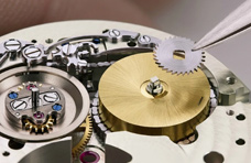 雅克德罗手表上链困难怎么回事？南京维修中心解读